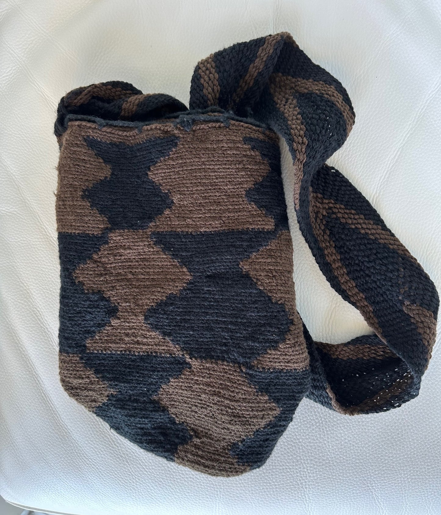 ARHUACO mochila crossbody bag - Colombian Sierra Nevada native Arhuaco hand crocheted wool cotton