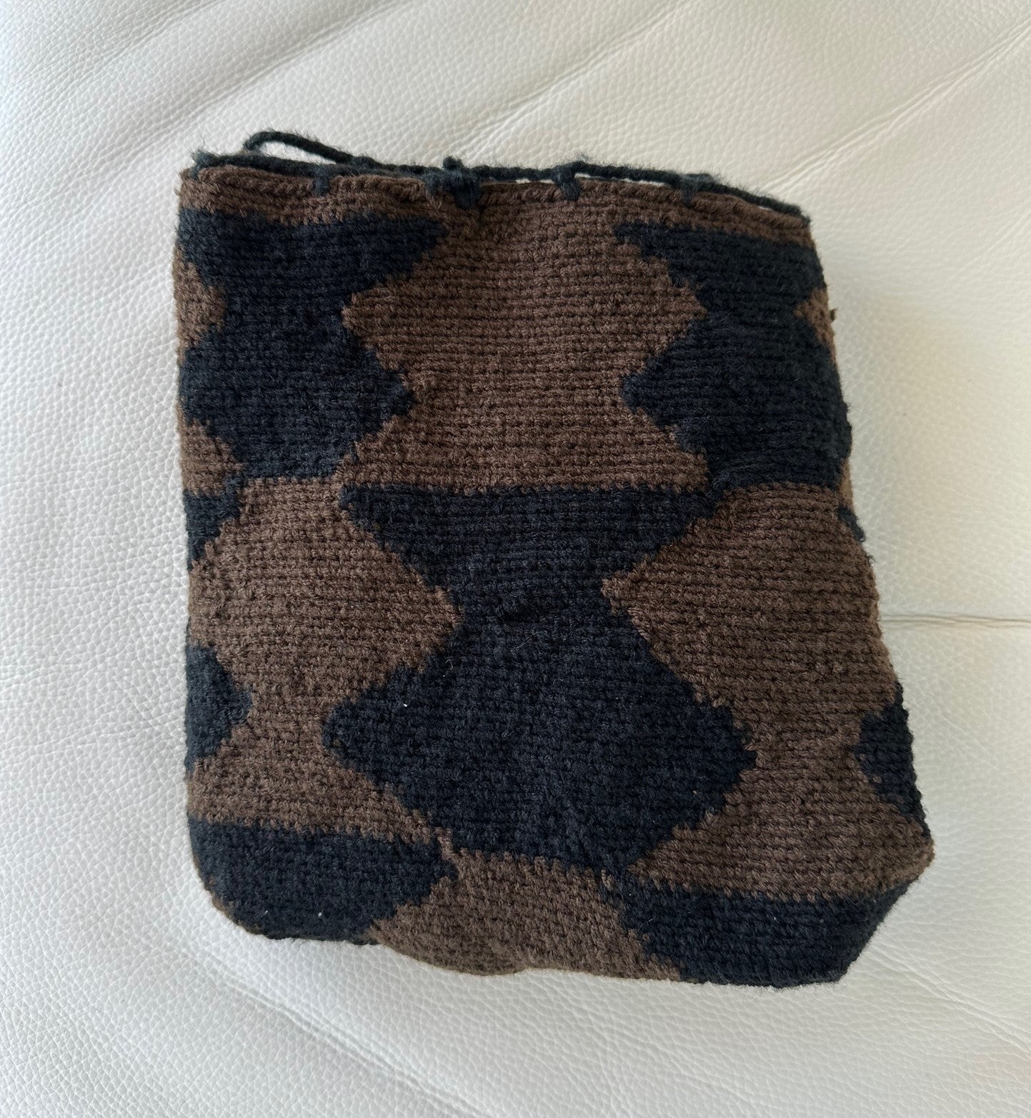 ARHUACO mochila crossbody bag - Colombian Sierra Nevada native Arhuaco hand crocheted wool cotton