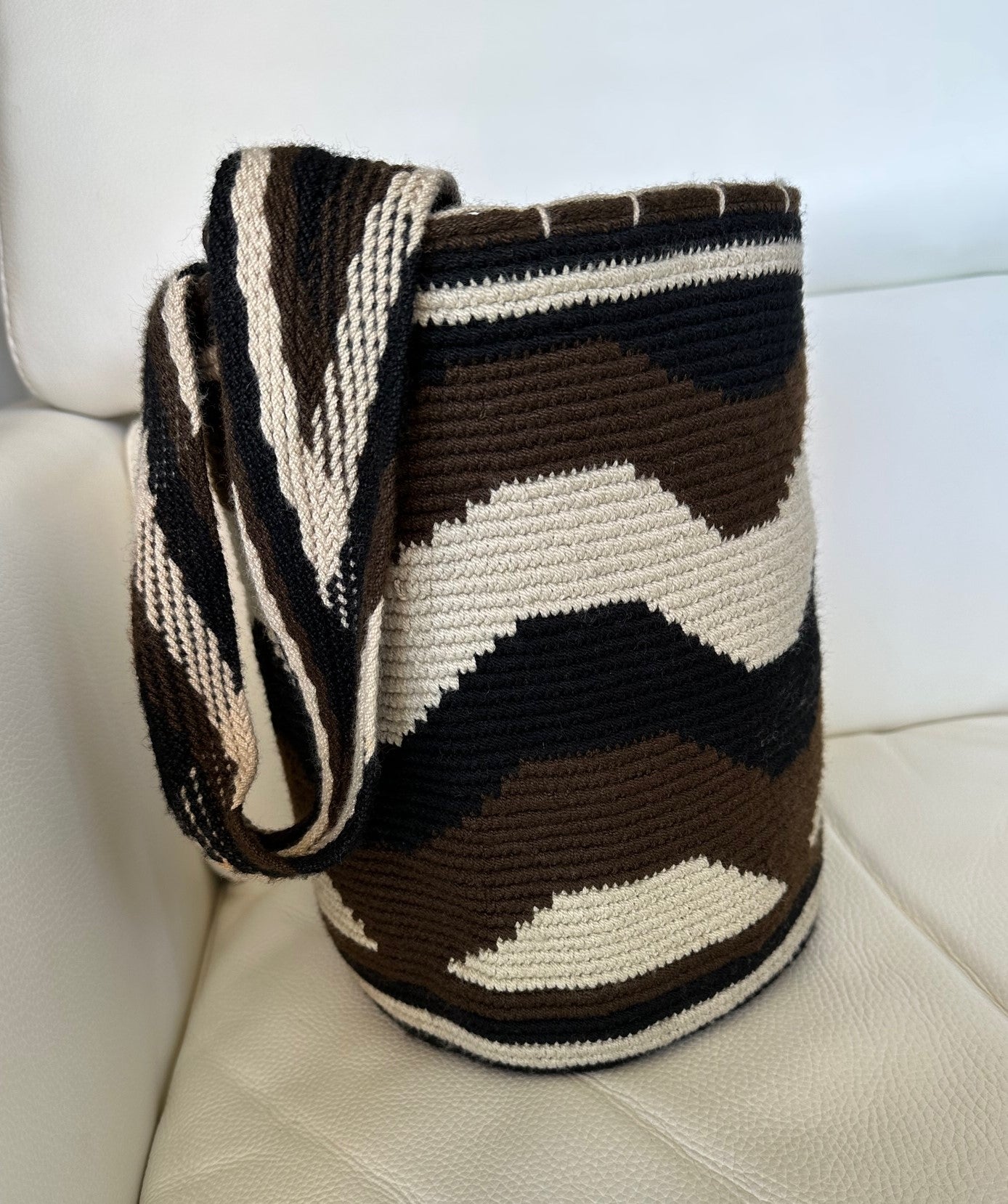 KOGI mochila crossbody bag - Colombian Sierra Nevada native Kogi hand crocheted wool cotton