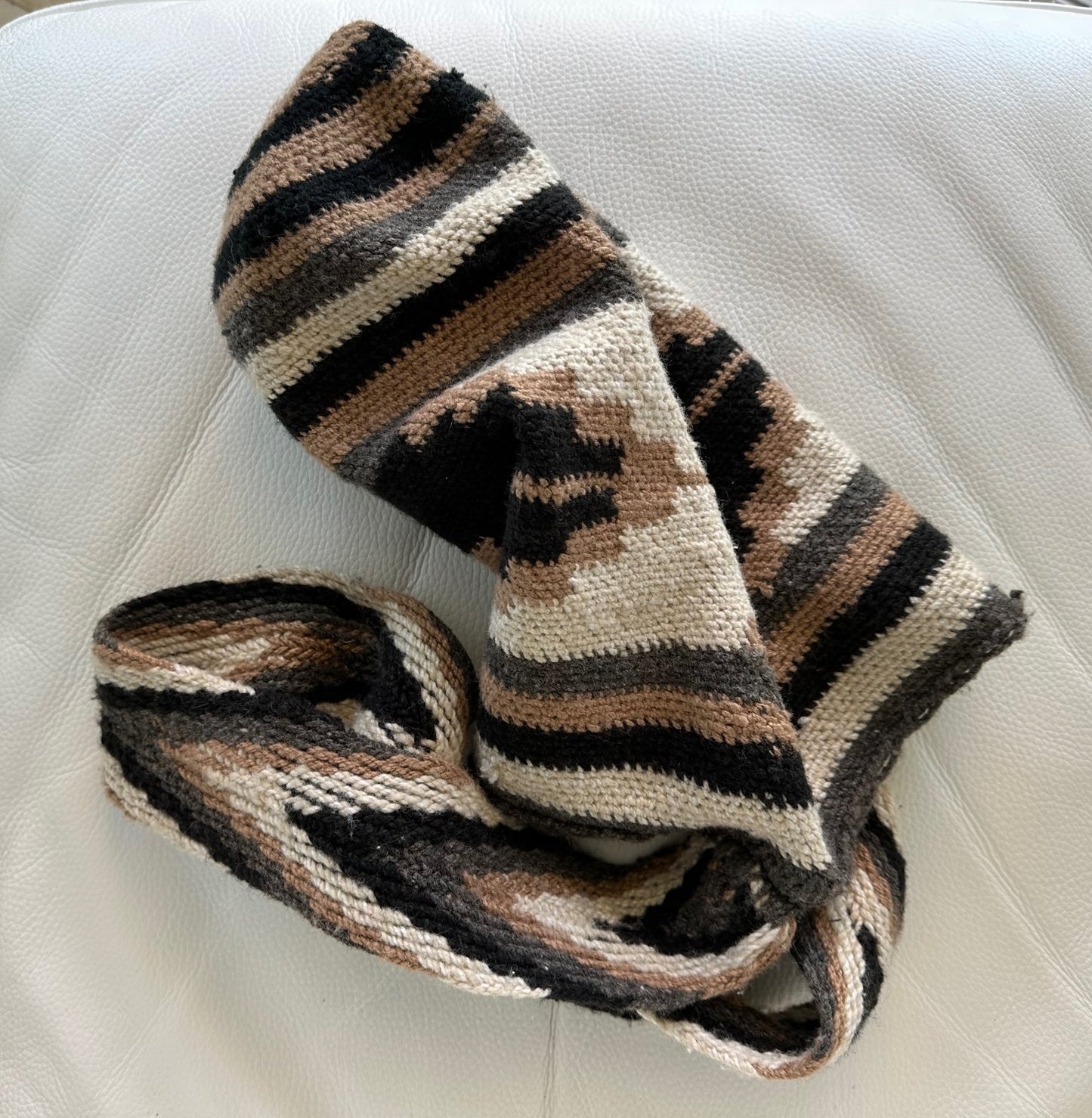ARHUACO mochila crossbody bag - Colombian Sierra Nevada native Arhuaco hand crocheted wool cotton