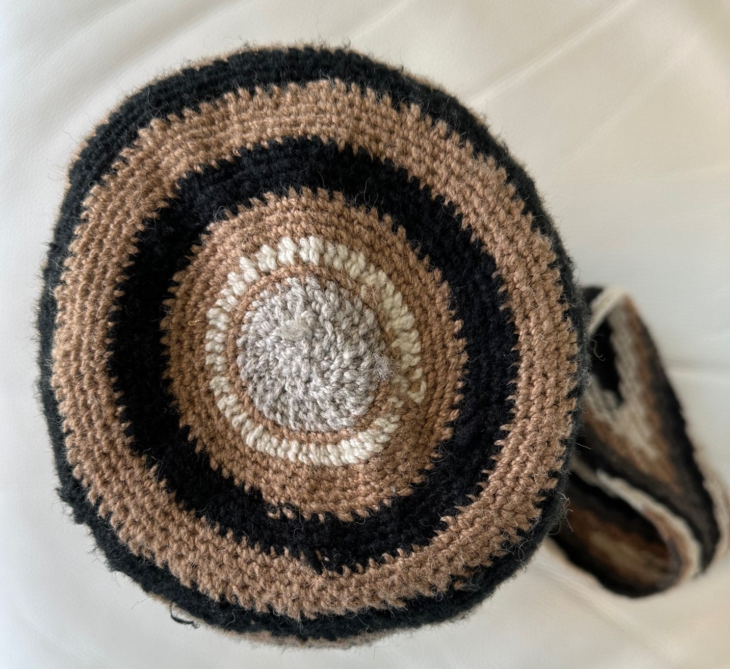 ARHUACO mochila crossbody bag - Colombian Sierra Nevada native Arhuaco hand crocheted wool cotton
