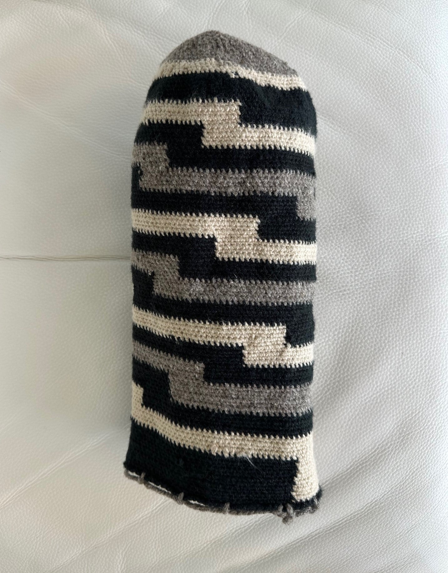 ARHUACO mochila crossbody bag - Colombian Sierra Nevada native Arhuaco hand crocheted wool cotton