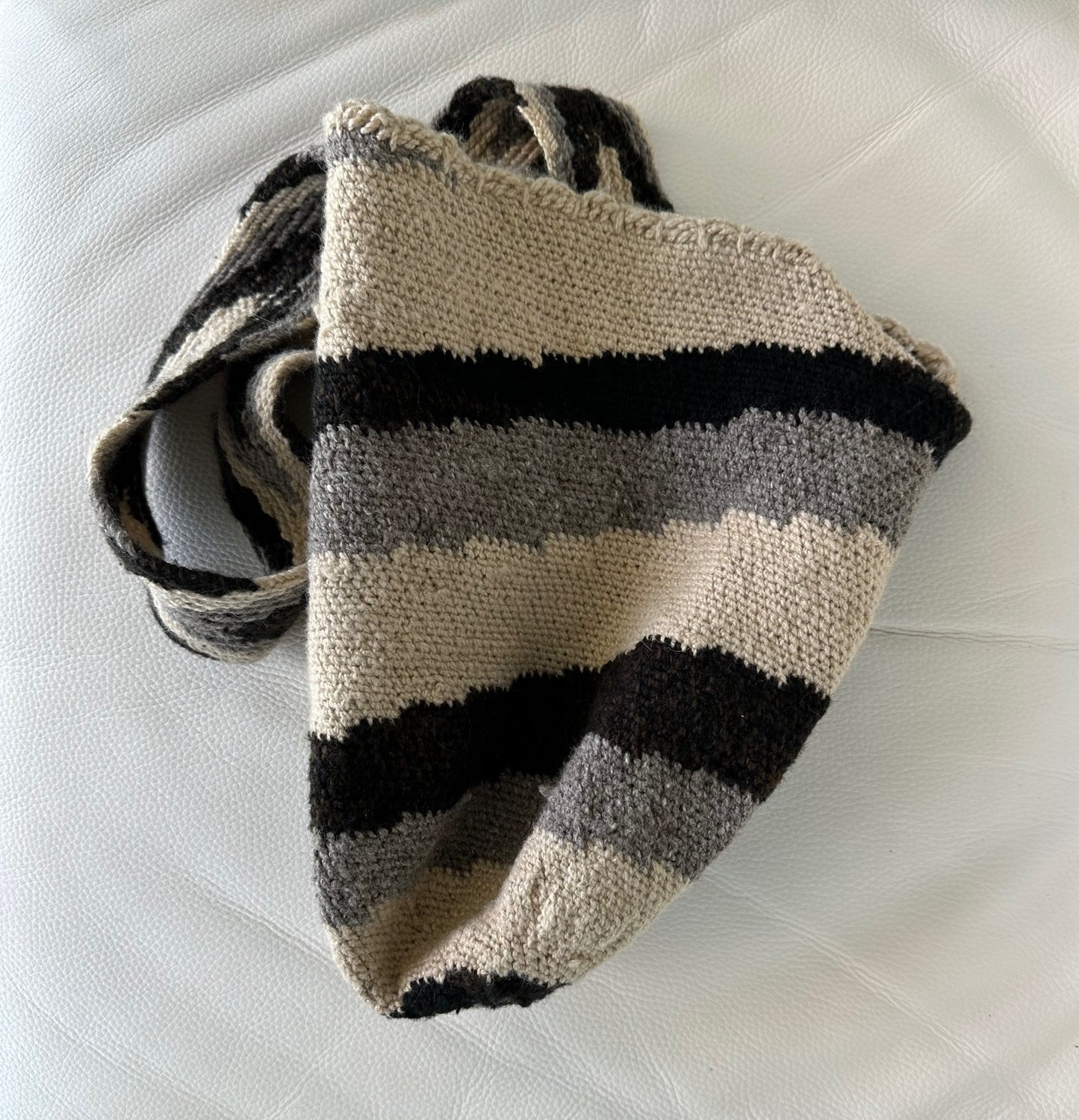 ARHUACO mochila crossbody bag - Colombian Sierra Nevada native Arhuaco hand crocheted wool cotton
