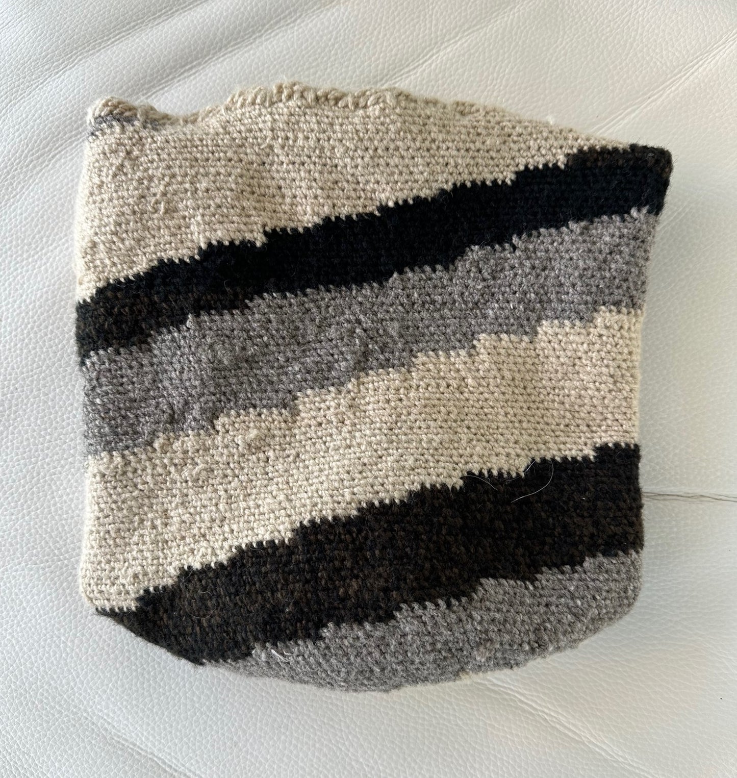 ARHUACO mochila crossbody bag - Colombian Sierra Nevada native Arhuaco hand crocheted wool cotton