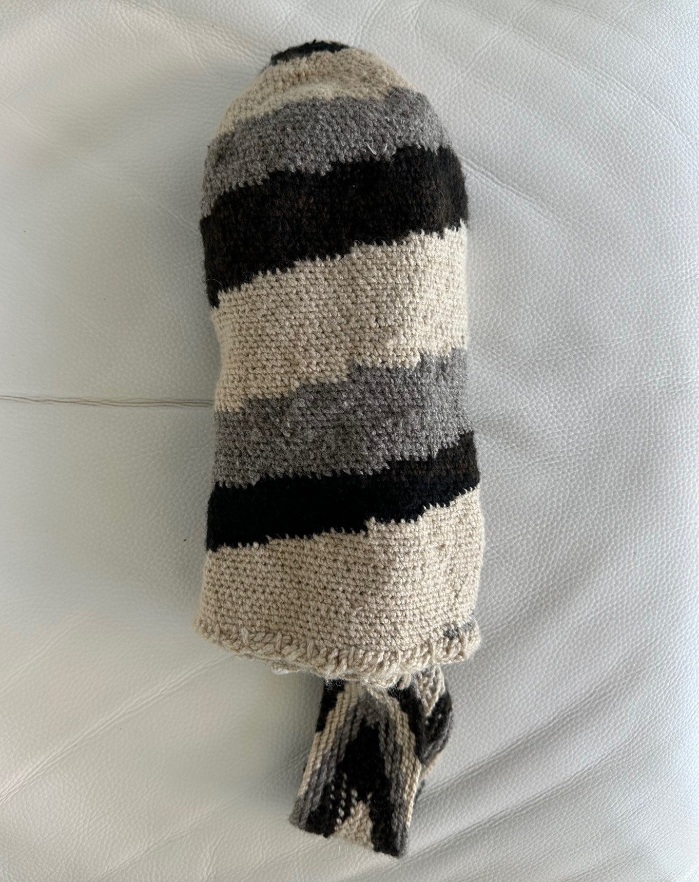 ARHUACO mochila crossbody bag - Colombian Sierra Nevada native Arhuaco hand crocheted wool cotton