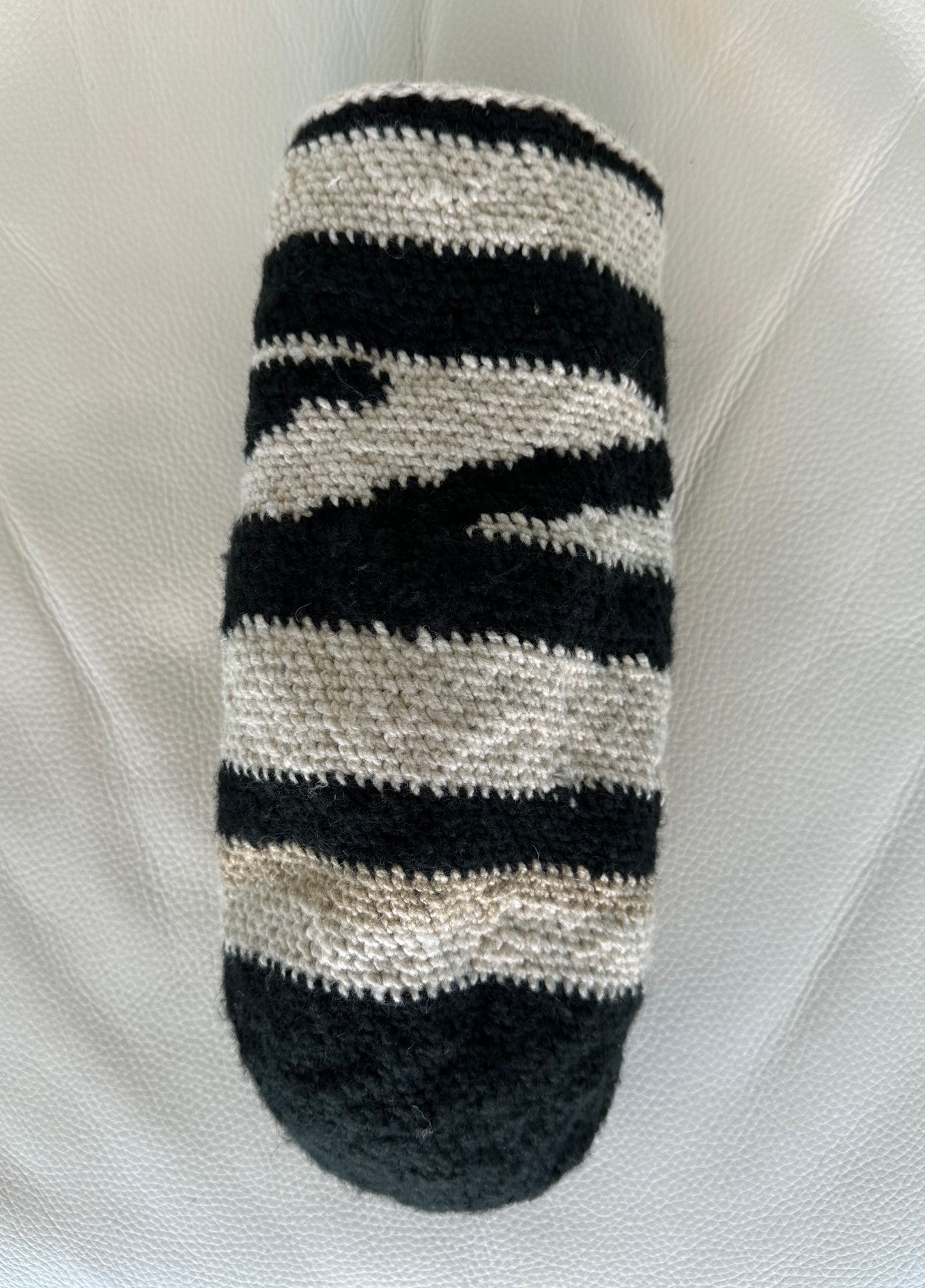 ARHUACO mochila crossbody bag - Colombian Sierra Nevada native Arhuaco hand crocheted wool cotton