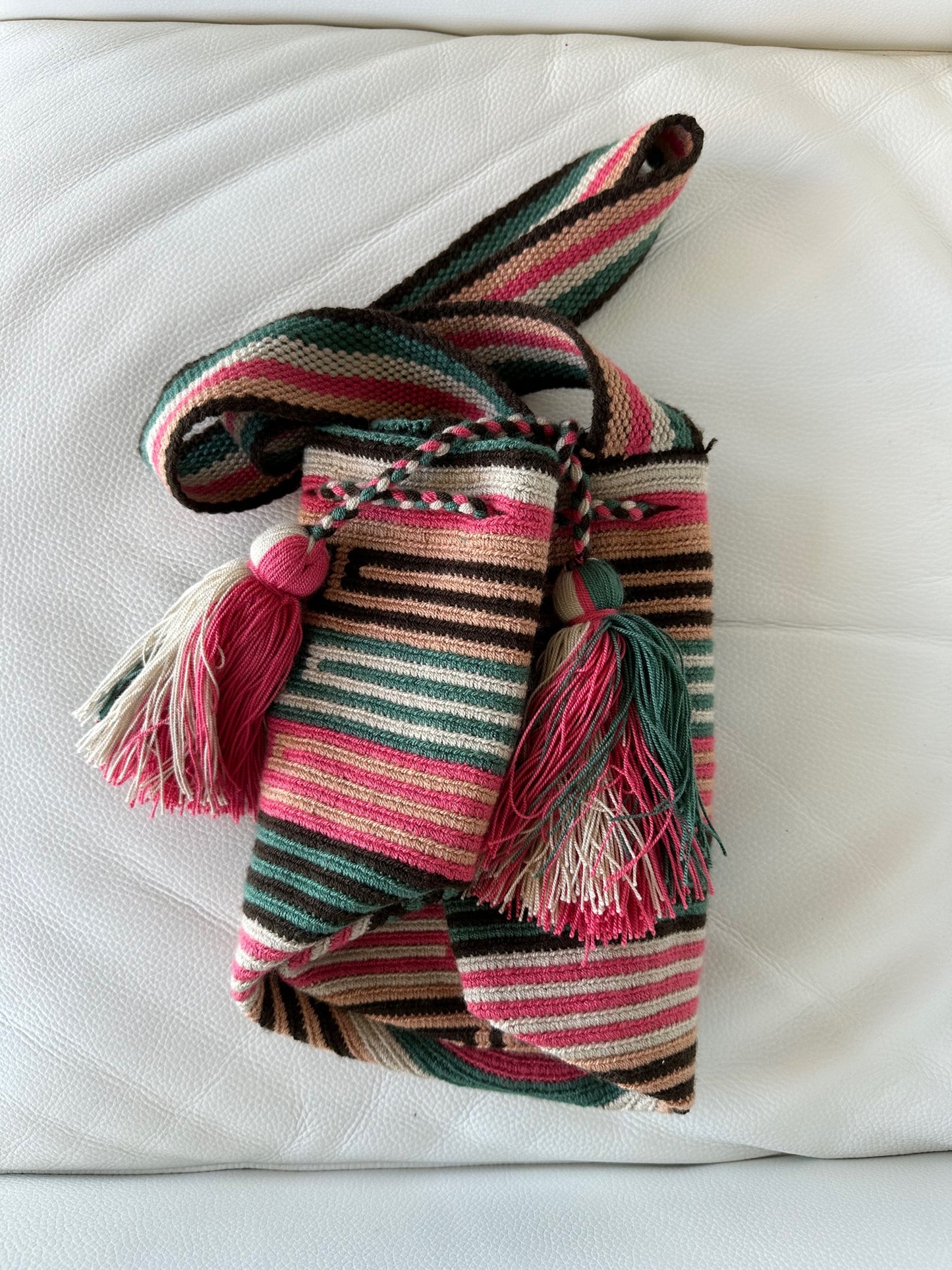 WAYUU mochila crossbody bag - Colombian Guajira desert native Wayuu hand crocheted cotton