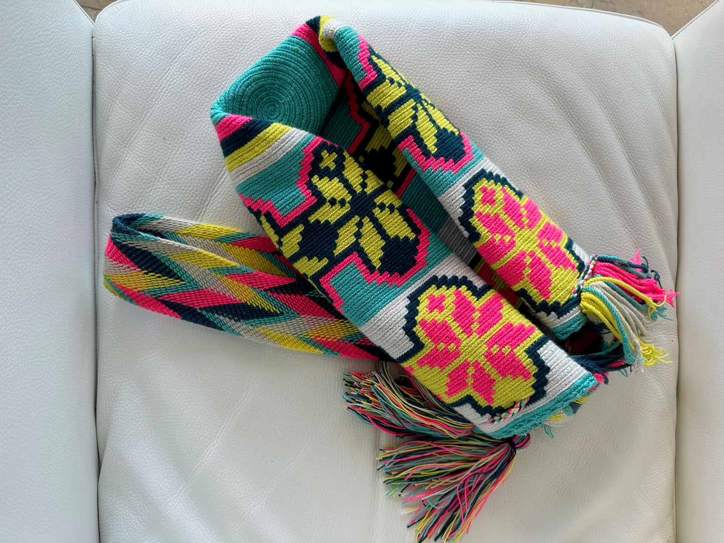 WAYUU mochila crossbody bag - Colombian Guajira desert native Wayuu hand crocheted cotton