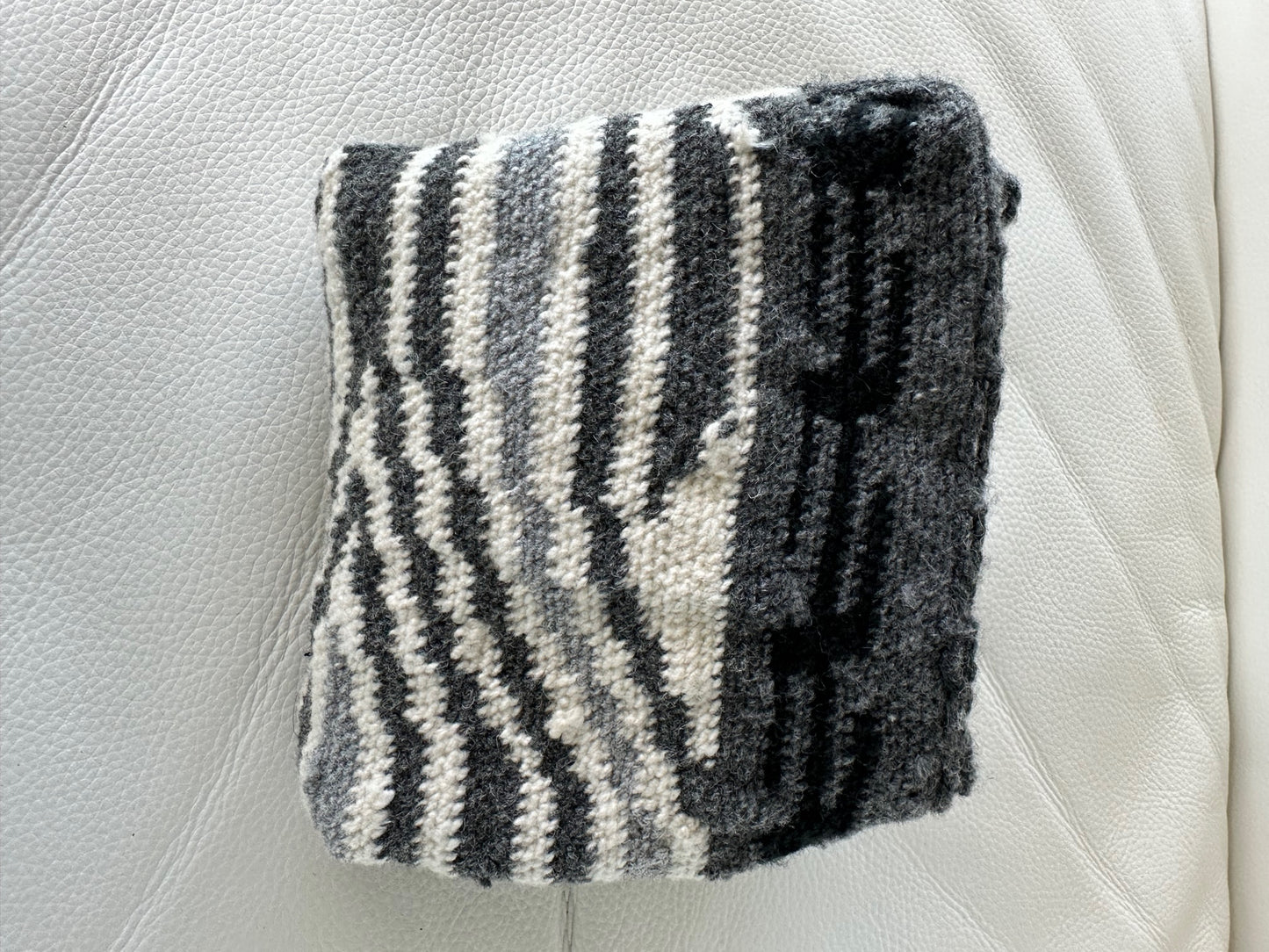ARHUACO mochila crossbody bag - Colombian Sierra Nevada native Arhuaco hand crocheted wool cotton