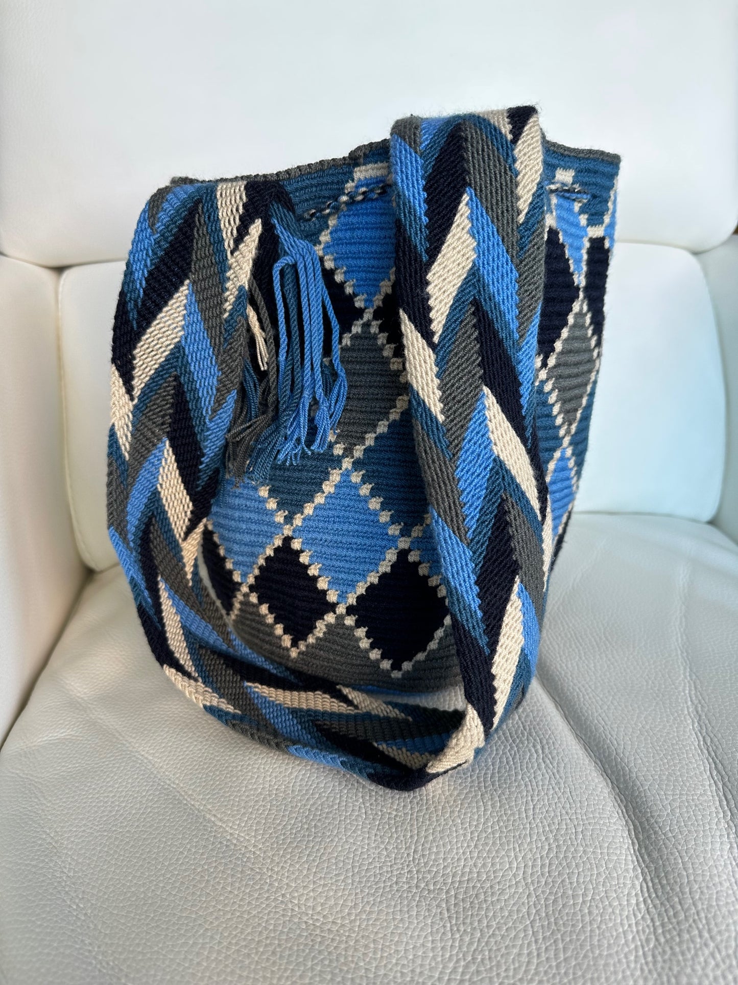 WAYUU mochila crossbody bag - Colombian Guajira desert native Wayuu hand crocheted cotton