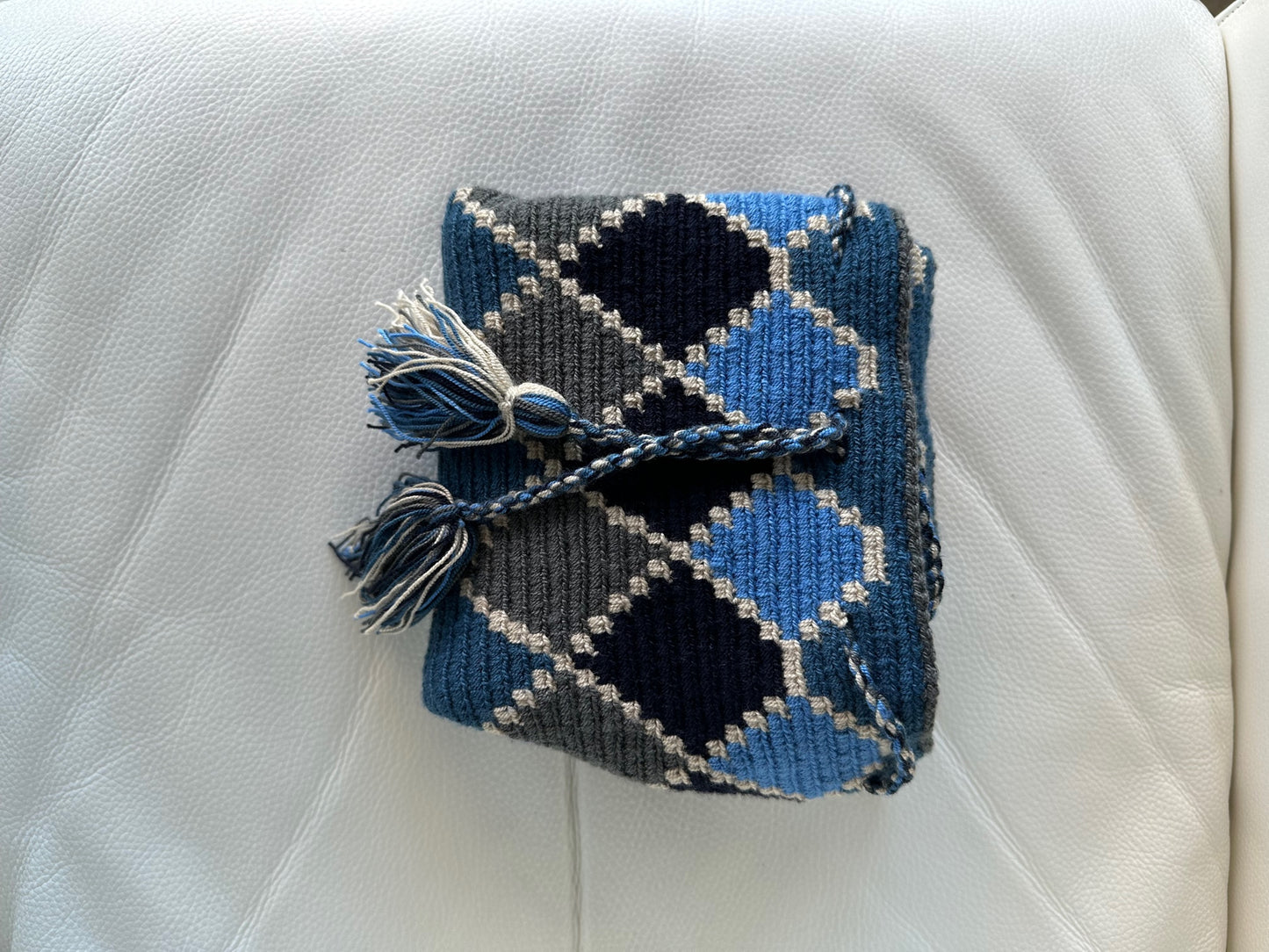 WAYUU mochila crossbody bag - Colombian Guajira desert native Wayuu hand crocheted cotton