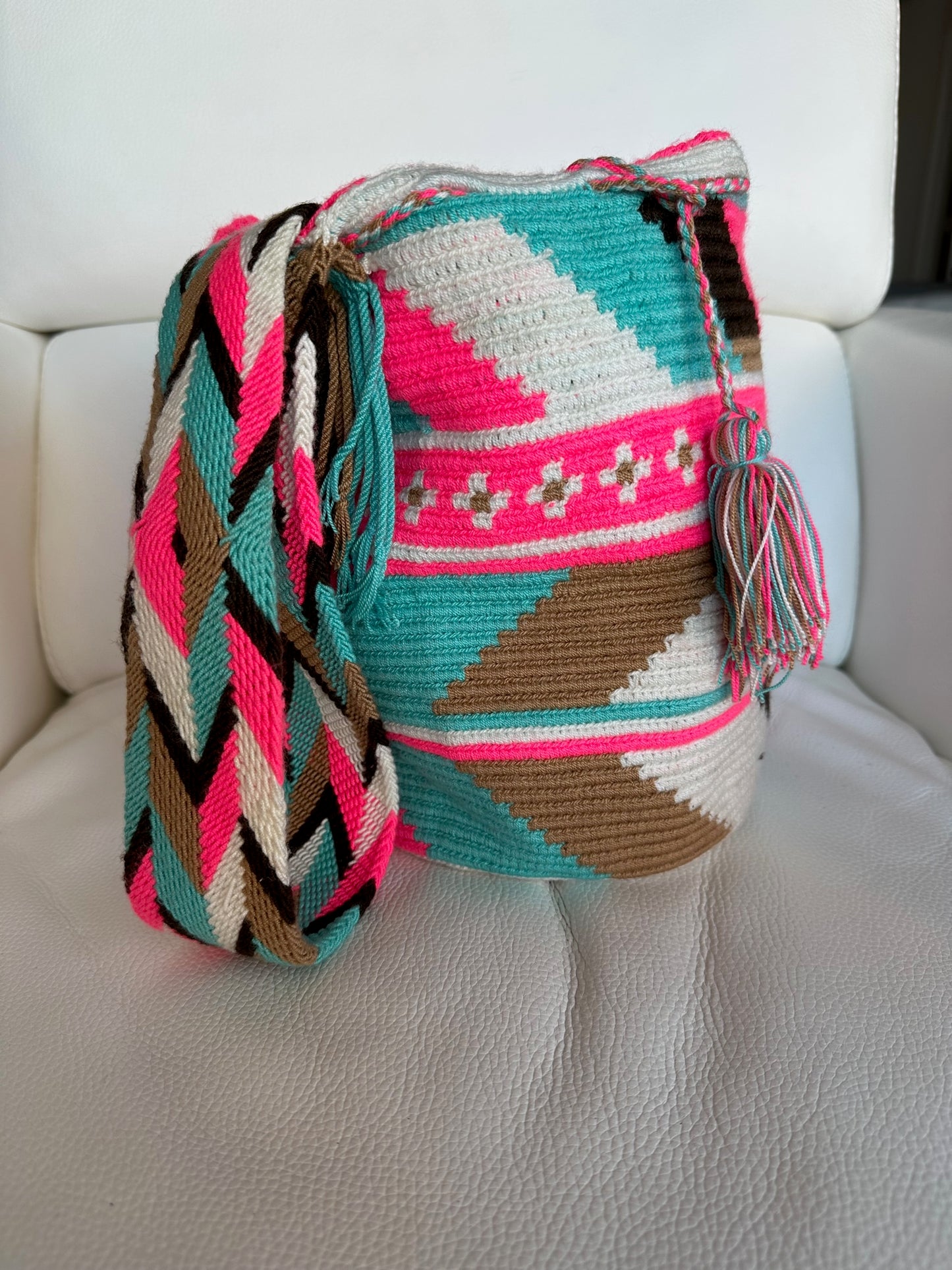 WAYUU mochila crossbody bag - Colombian Guajira desert native Wayuu hand crocheted cotton