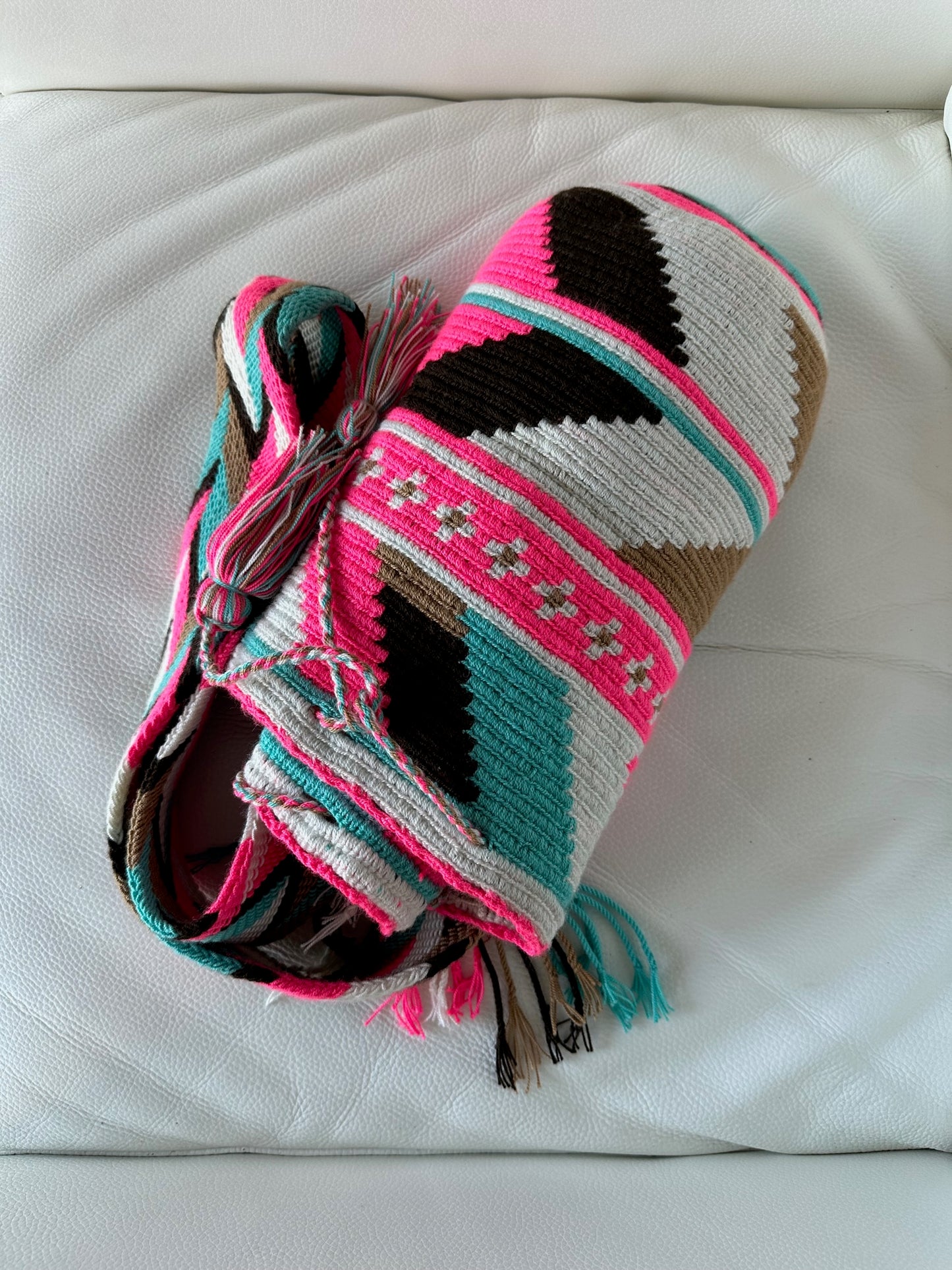 WAYUU mochila crossbody bag - Colombian Guajira desert native Wayuu hand crocheted cotton
