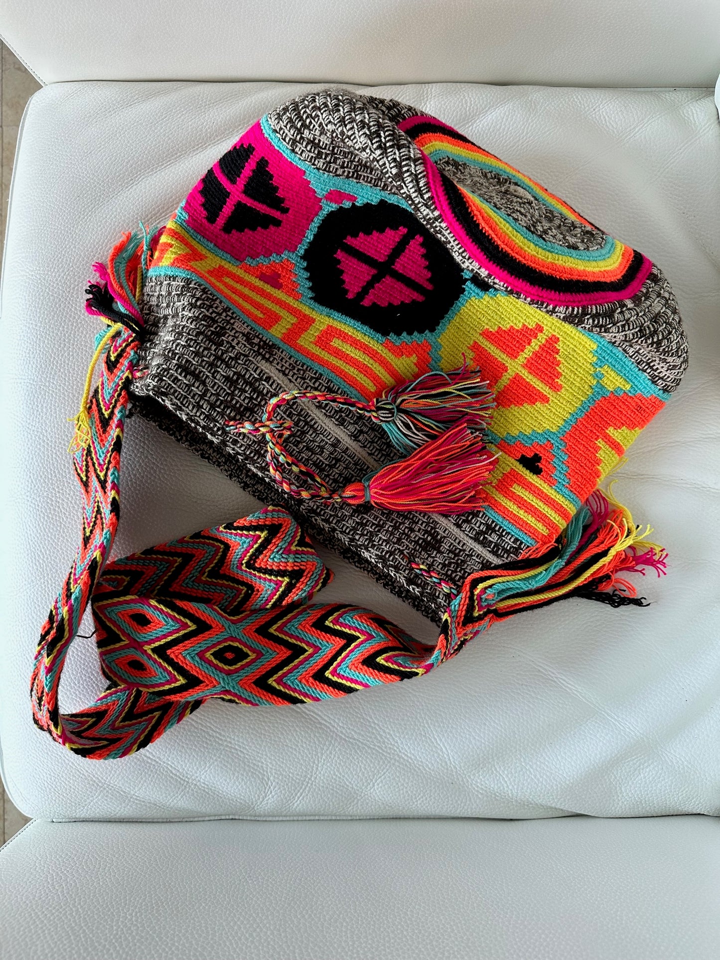 WAYUU mochila crossbody bag - Colombian Guajira desert native Wayuu hand crocheted cotton