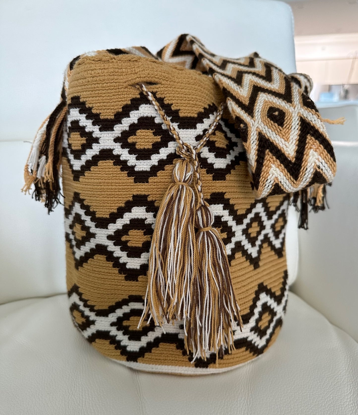 WAYUU mochila crossbody bag - Colombian Guajira desert native Wayuu hand crocheted cotton